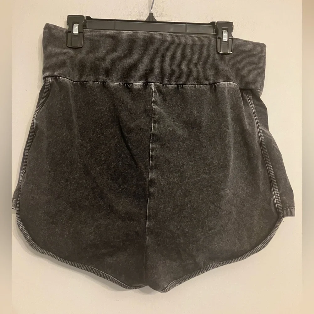 Free people movement  athletic stretch shorts rolled waist grey dip-dye Large - Picture 5 of 8